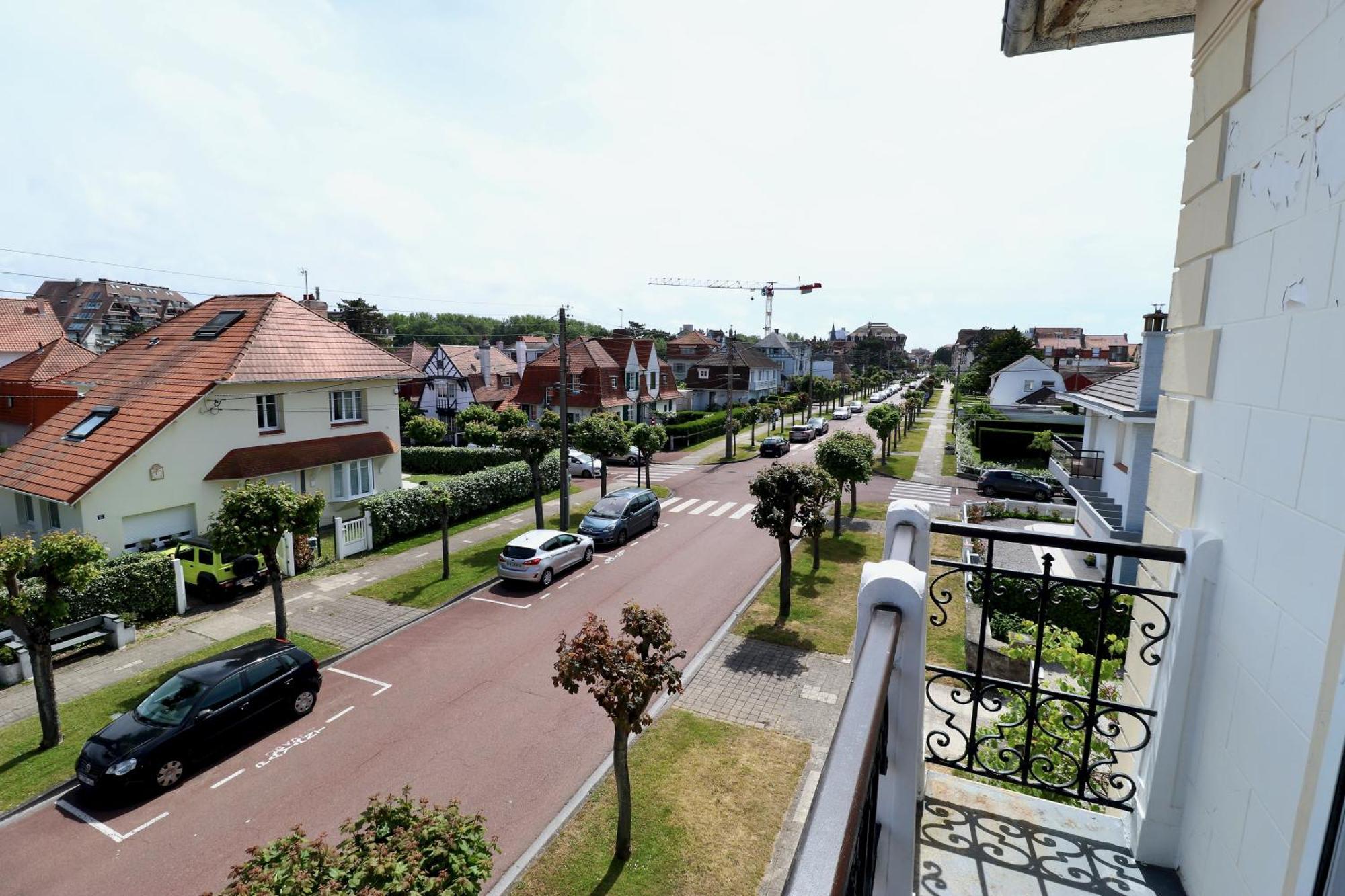 Le Bercail : Avec Balcon Et Parking, Vue Phare! Le Touquet