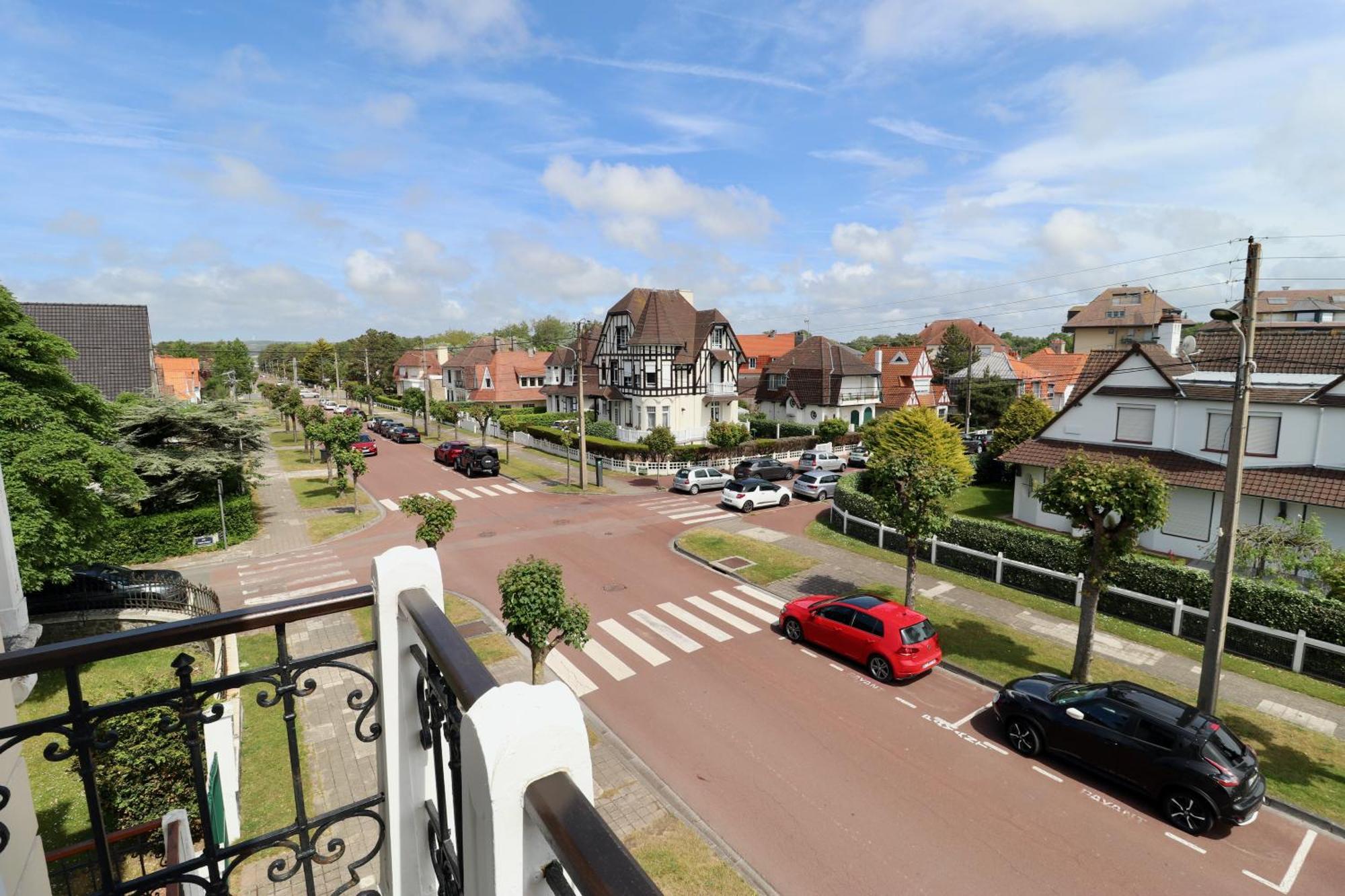 Le Bercail : Avec Balcon Et Parking, Vue Phare!