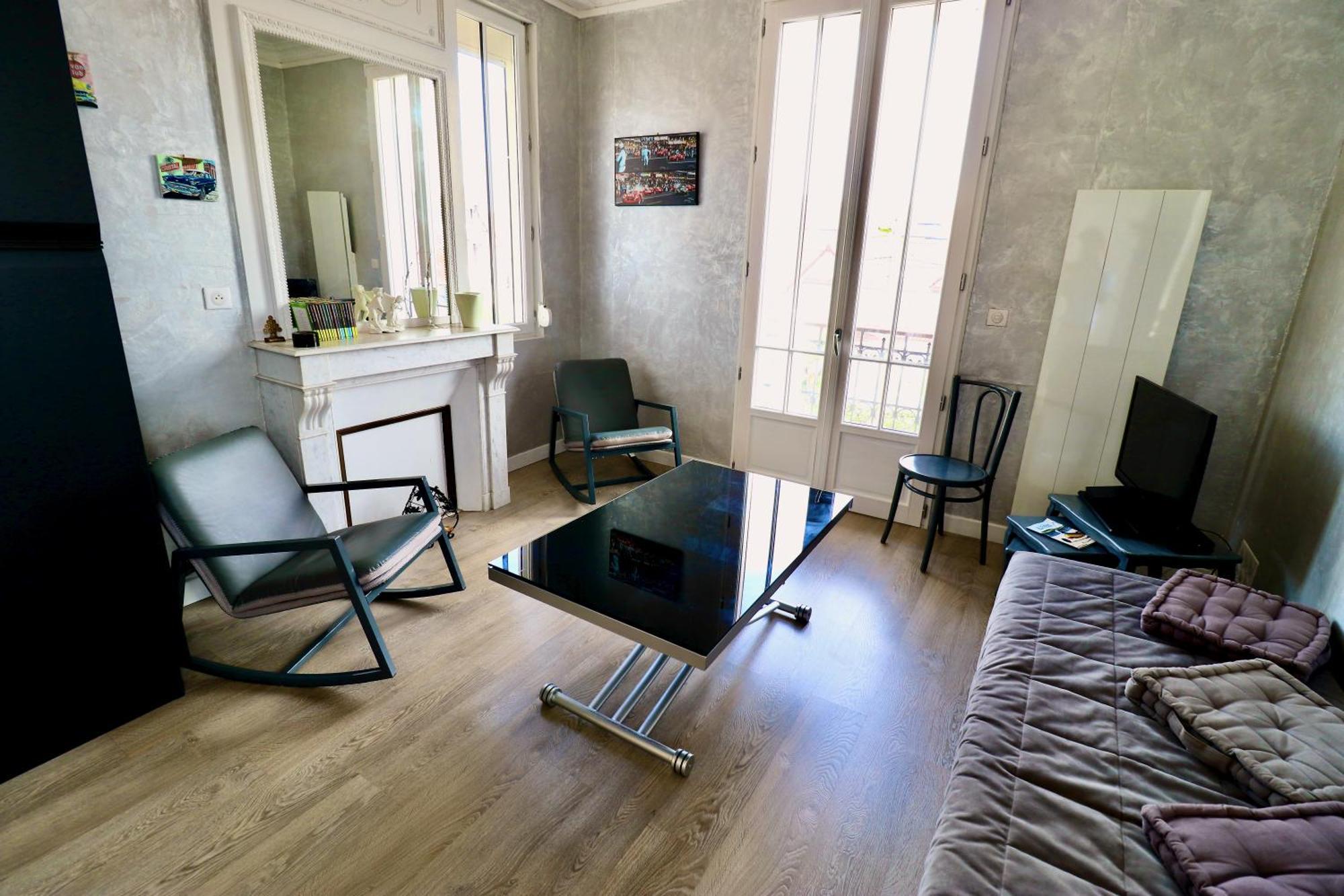 Le Bercail : Avec Balcon Et Parking, Vue Phare!