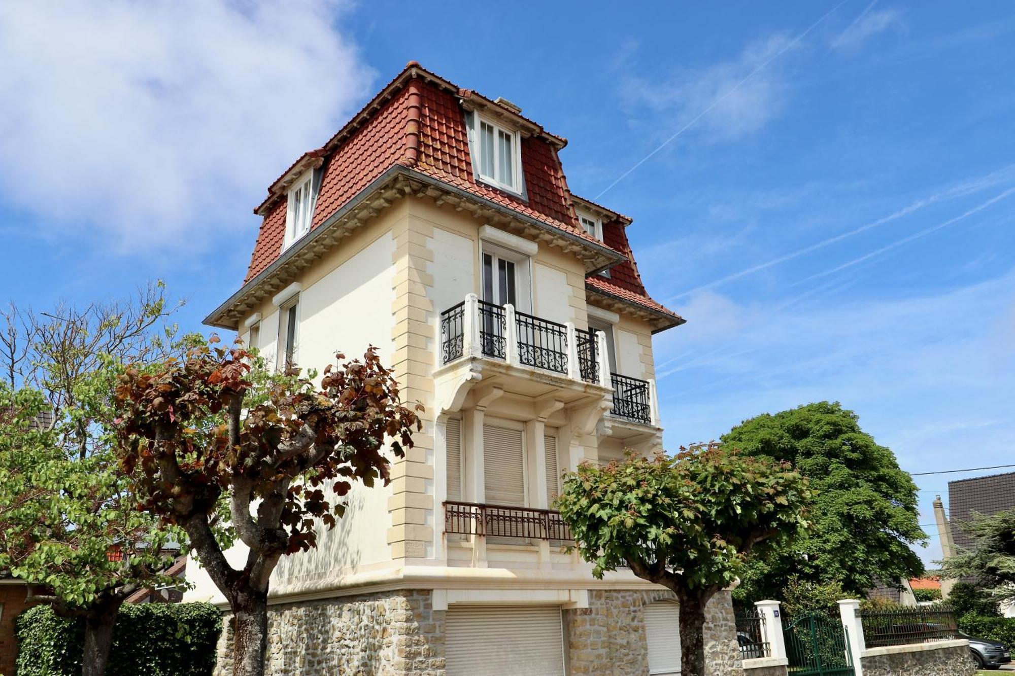 Le Bercail : Avec Balcon Et Parking, Vue Phare! Apartment *